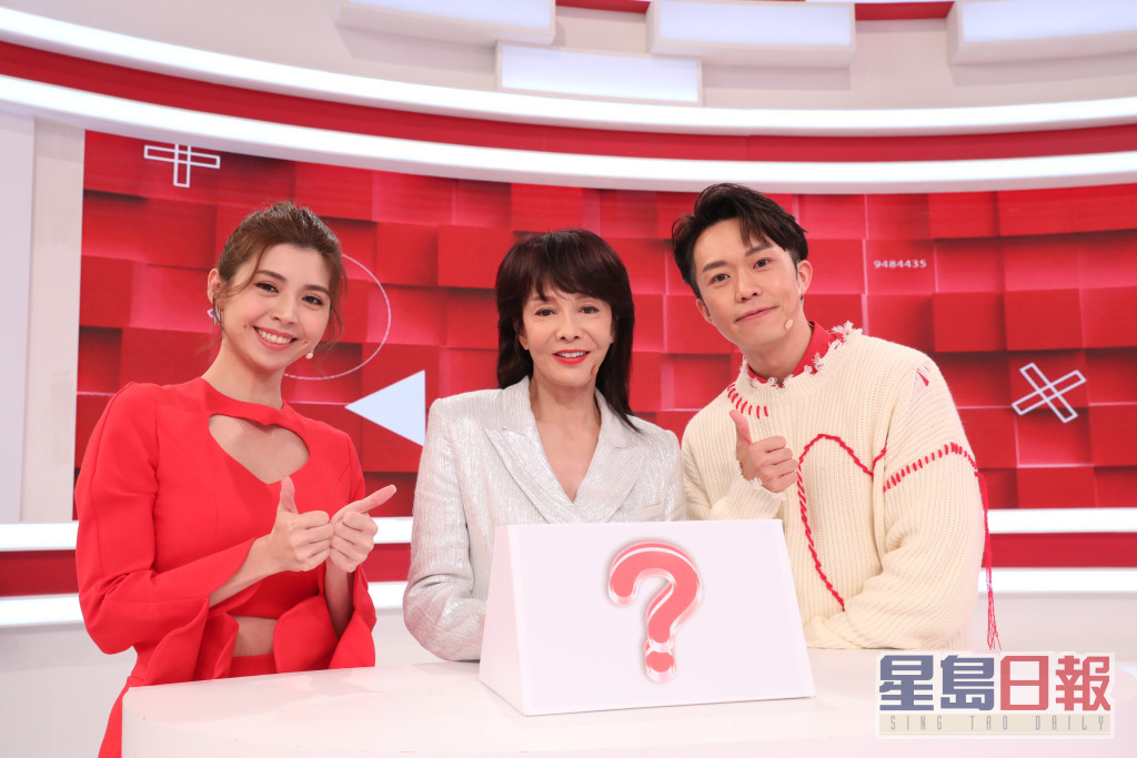 郑裕玲最近再为无綫主持新综艺节目《答得快好世界》。