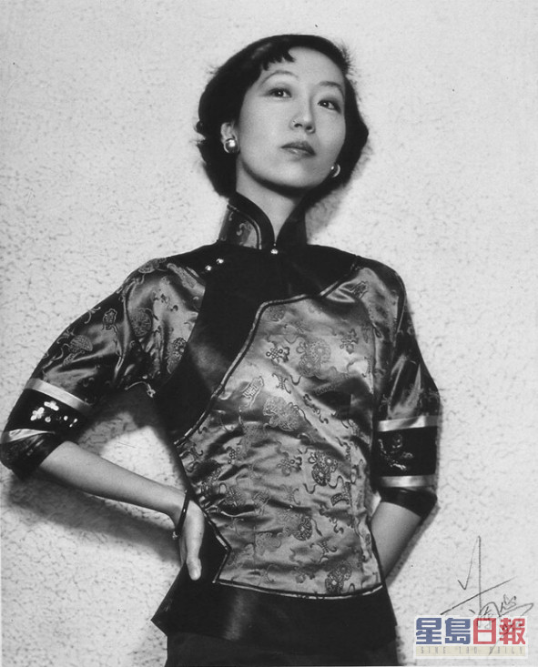 著名作家张爱玲是李道洪的表姑姐。