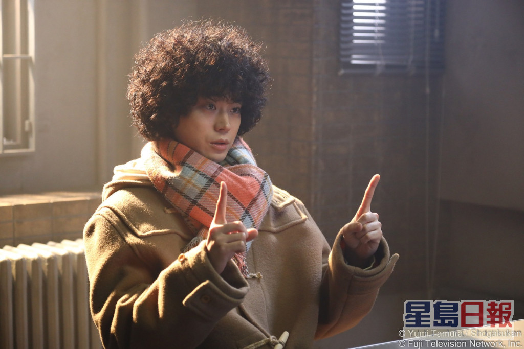 菅田将晖最近主演的日剧《勿说是推理》收视不错。