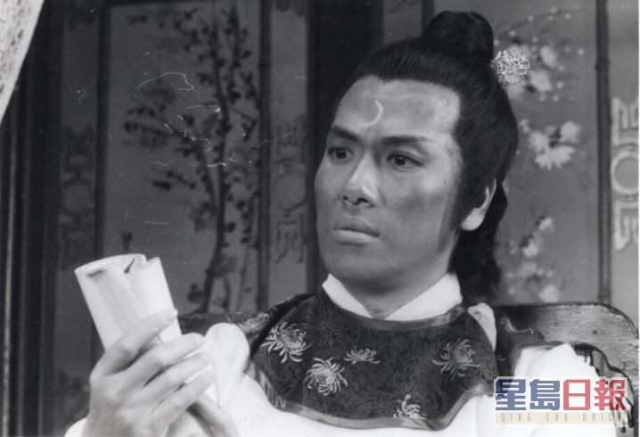 刘江正式参演的第一套TVB剧为1982年首播的《神女有心》，此前他亦在《福星高照》中饰演过「包拯」。（《福星高照》截图）
