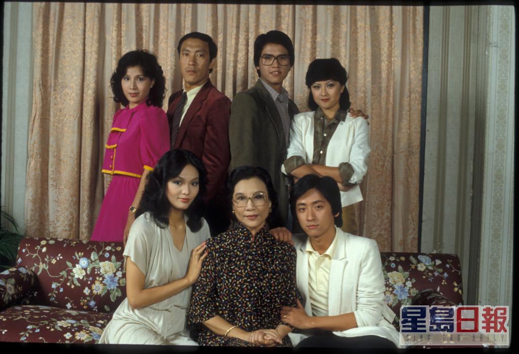 鄭裕玲80年代在TVB拍過近40部作品，包括《勢不兩立》（1980年）。