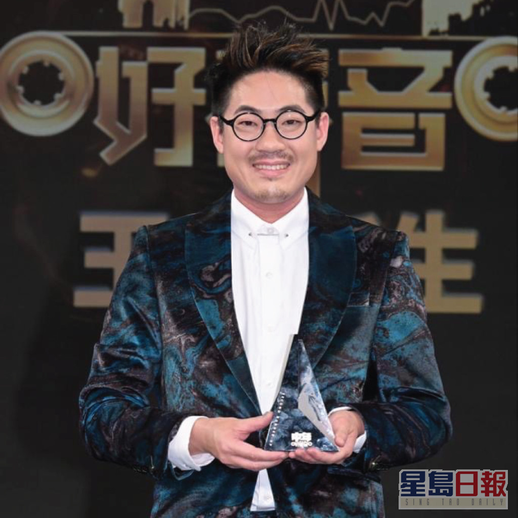 羅啟豪勇奪TVB《中年好聲音》季軍。