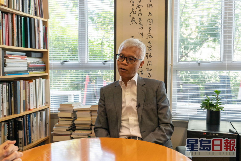 香港故宮文化博物館館長吳志華博士在該書編寫期間接受訪問。政府圖片