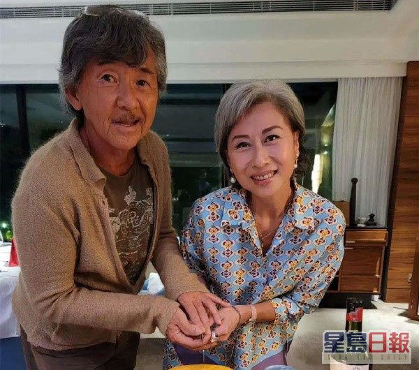 叶倩文与老公林子祥于1996年结婚。