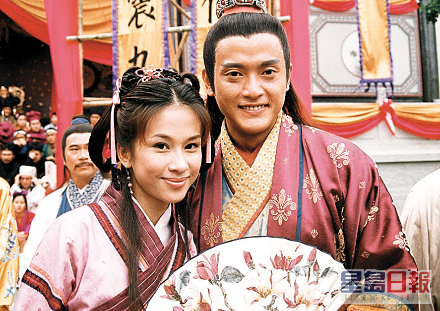 魏骏杰在TVB剧《金装四大才子》饰演周文宾，与文颂娴合演情侣。