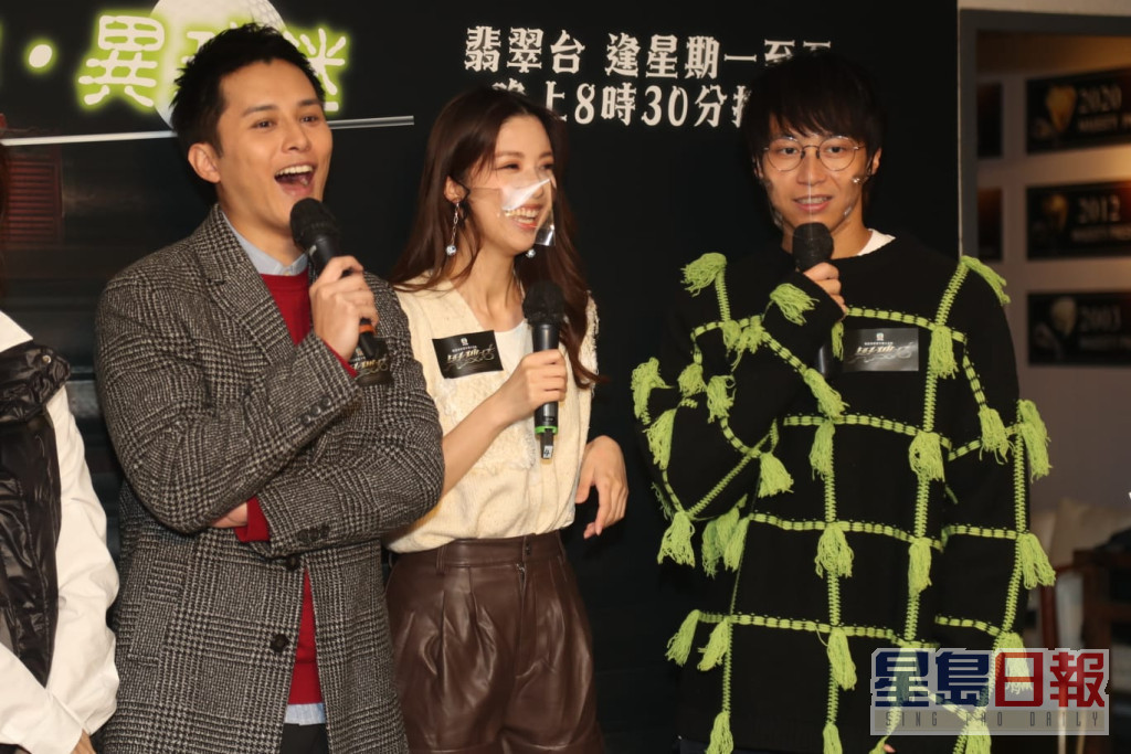 坤哥与陈晓华、何广沛一齐为新剧宣传。