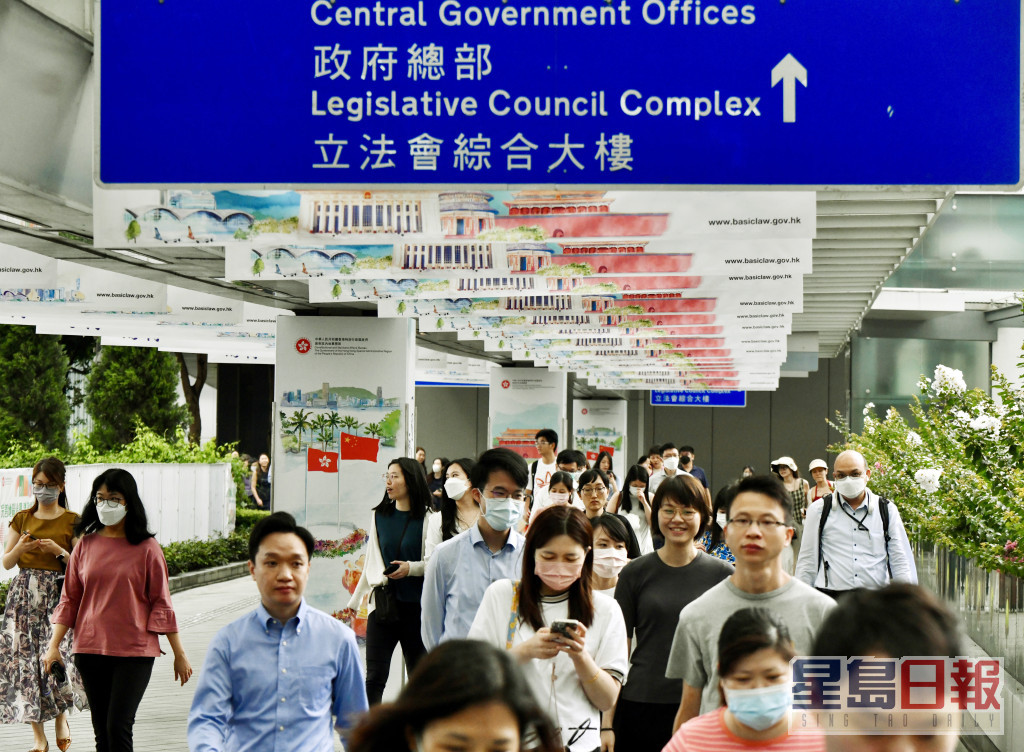 政府早前公布公务员加薪，杨何蓓茵强调幅度要考虑政府仍在财赤。资料图片