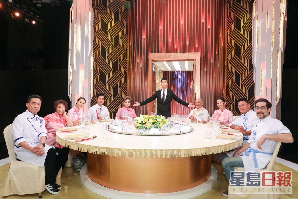 最近馬浚偉為無綫主持飲食節目《黃金盛宴》。