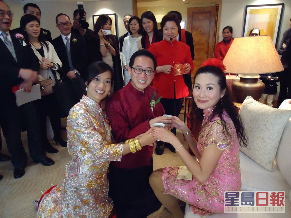 郑志雯2012年下嫁「钢铁大王」庞鼎元孙儿庞建贻。