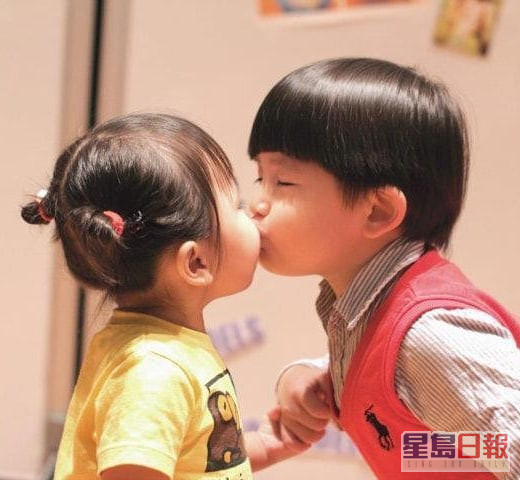 郑耀轩由3岁开始已经拍剧。