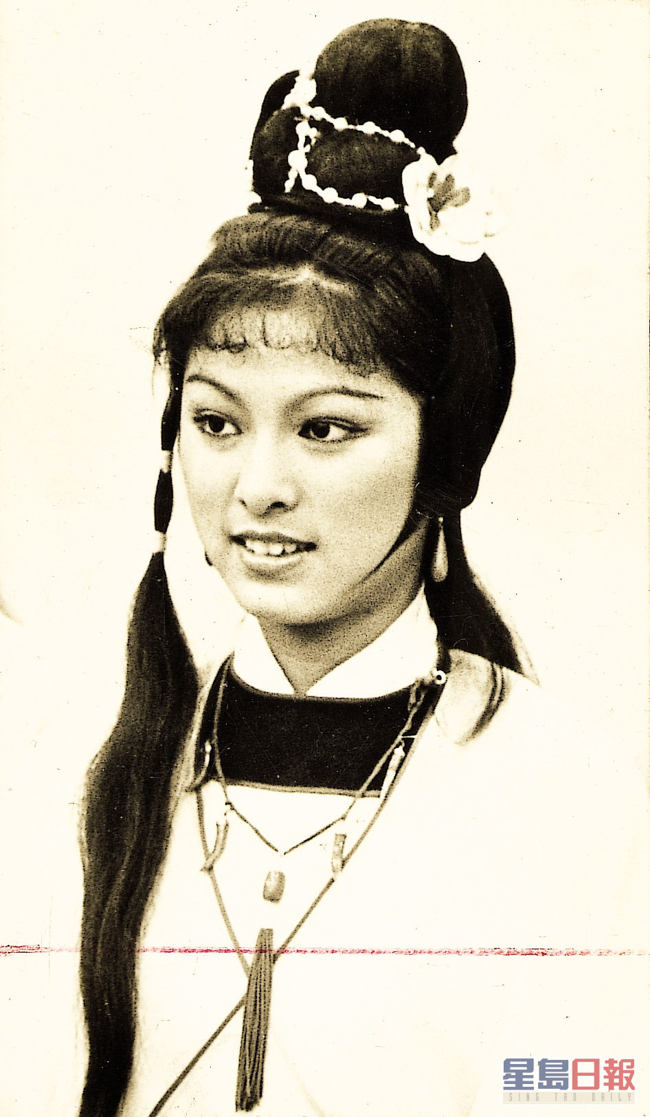 米雪1976年拍攝《射鵰英雄傳》飾演黃蓉，成為經典。