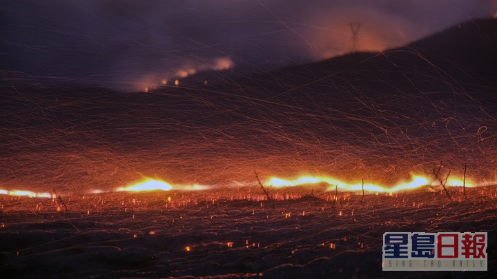 加州北部山火火场持续扩大。AP图片