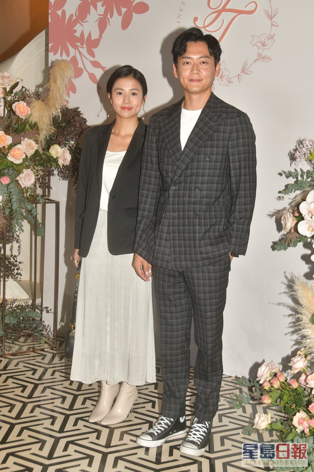 两人首度合体出席洪永城婚礼。