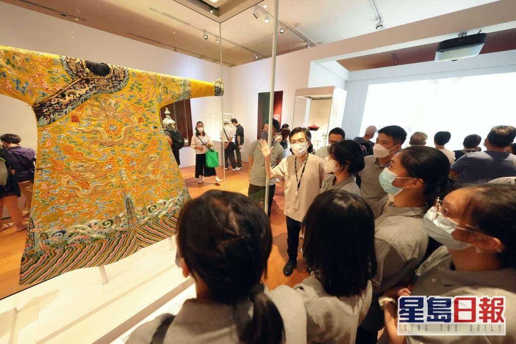 「更生先鋒領袖」學員參觀香港故宮文化博物館，欣賞珍貴文物。