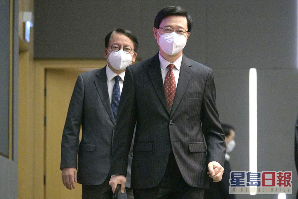 特首李家超宣布，与广东及深圳官员线上会面时，提出「逆向隔离」建议。
