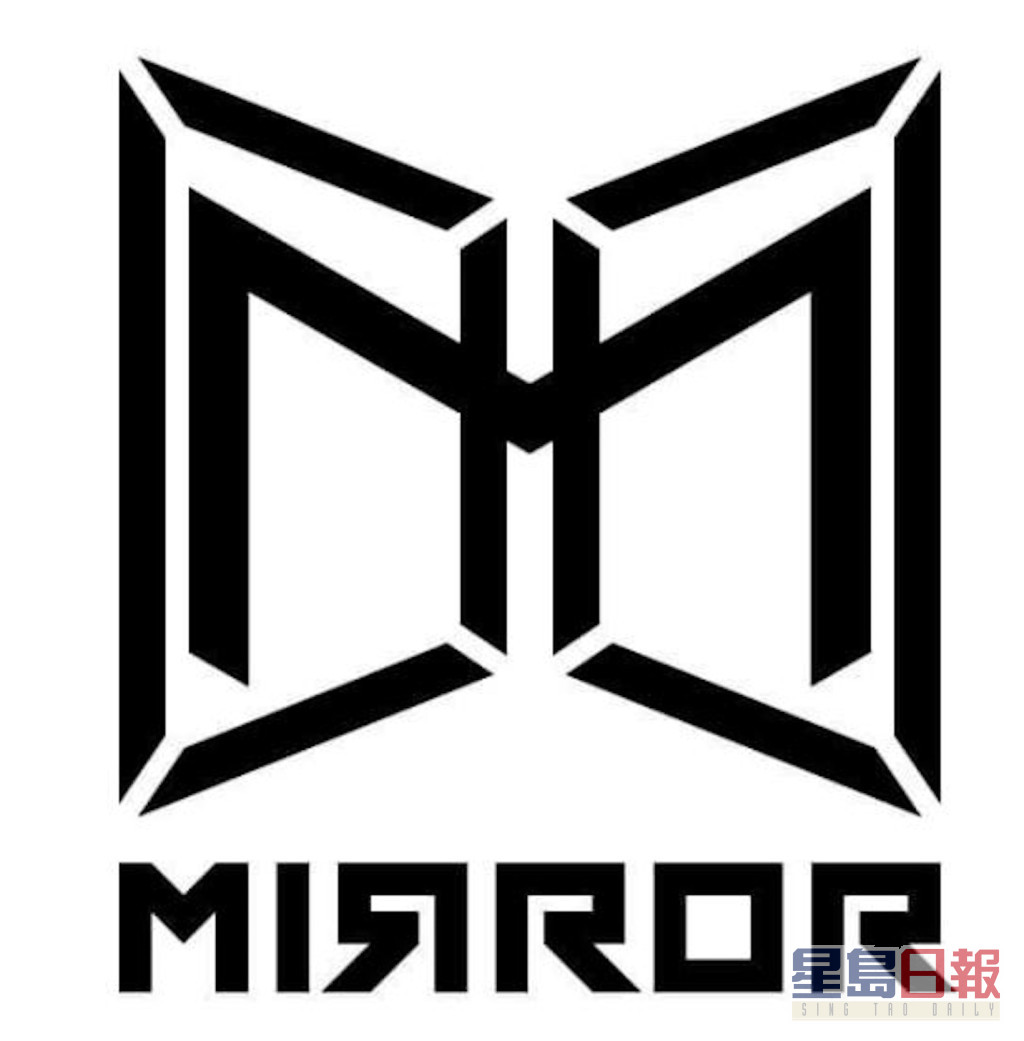 吳業坤日前貼出一張自動門的照片，卻因標誌似MIRROR logo而躺着也中槍。