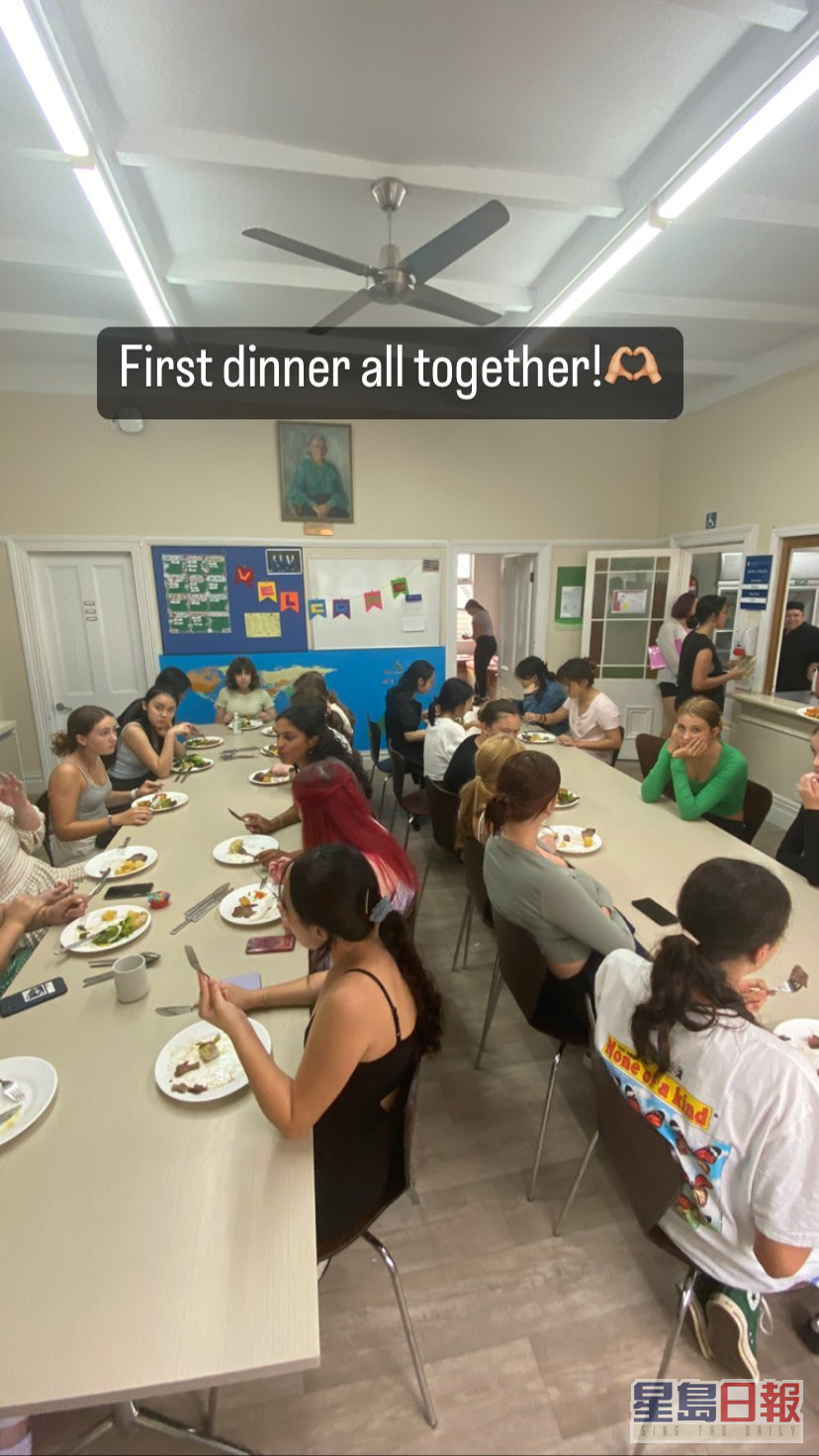 之前分享与同学首次一同享受晚餐。