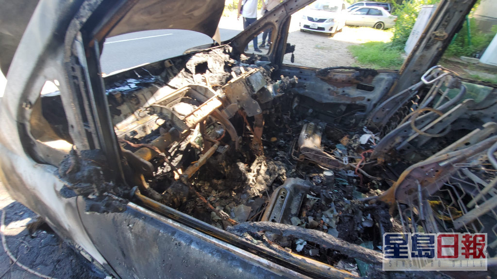 私家車全車焚毀。蔡楚輝攝