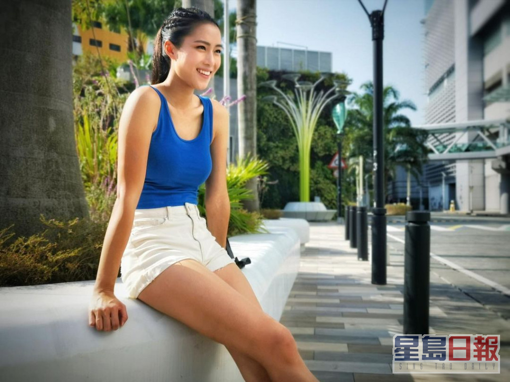 《2016年度香港小姐競選》亞軍暨最上鏡小姐。