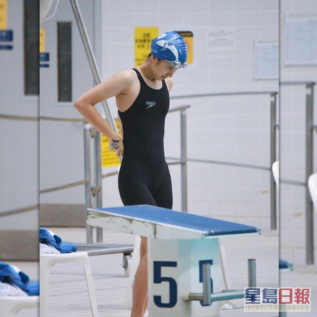 袁思行在學時曾加入大力游泳會，參加過多項游泳比賽，是游泳健將。