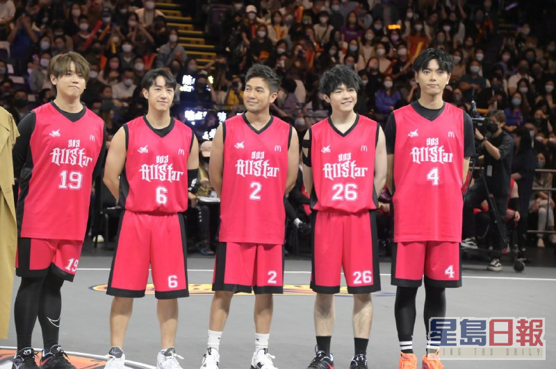 姜涛打篮球好落力。 ​  ​