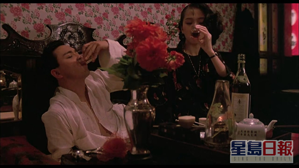 《胭脂扣》为嘉禾出品，然而张国荣当时为新艺城演员，当时梅艳芳要特别为新艺城拍摄《开心勿语》，以换取张国荣拍《胭脂扣》。