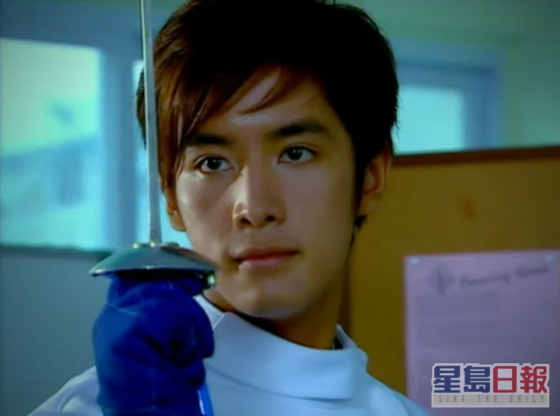 初出道時拍過TVB偶像劇《當四葉早碰上劍尖時》。