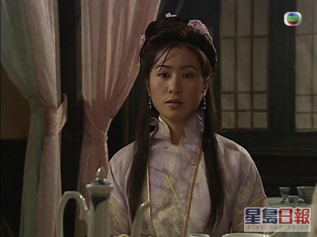 叶璇初道时拍摄的古装剧《萧十一郎》，展现古典美人风采。