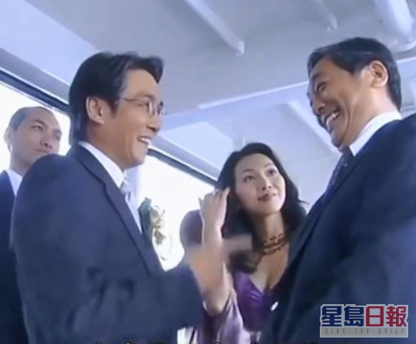 顏仟汶在亞視10個月，曾跟劉松仁、曾江拍過《縱橫天下》，飾演要晒事業線的「四姨太」。