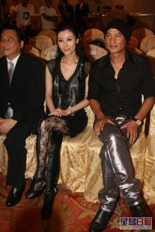 12年前嘉欣曾跟任達華做2009年度香港小姐競選評判。