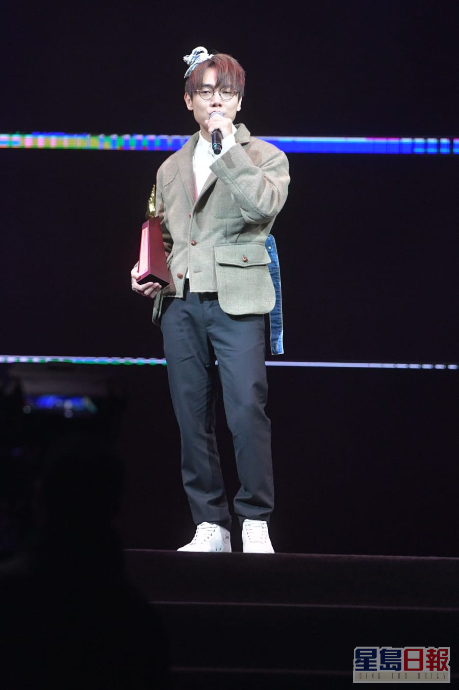 林家谦今晚攞了很多个奖，歌曲和创作奖都有。