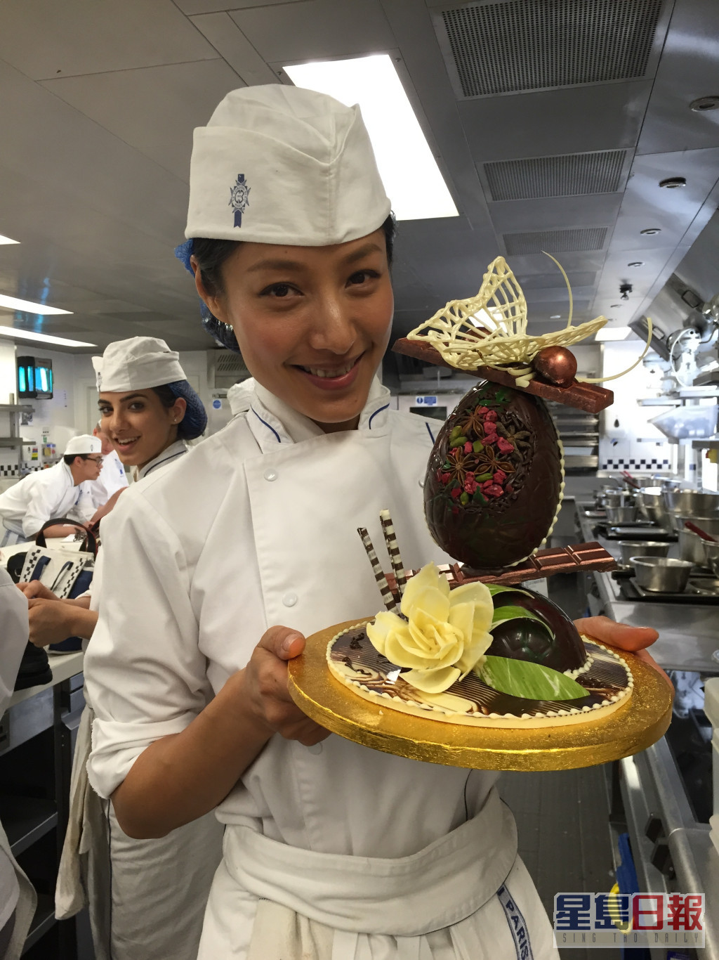 2015年蔣怡赴英入讀法國藍帶廚藝學院，是娛圈的廚藝高手之一。