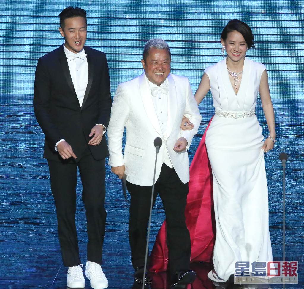曾志偉、曾國祥與曾寶儀亦試過一同上台灣金馬獎頒獎。