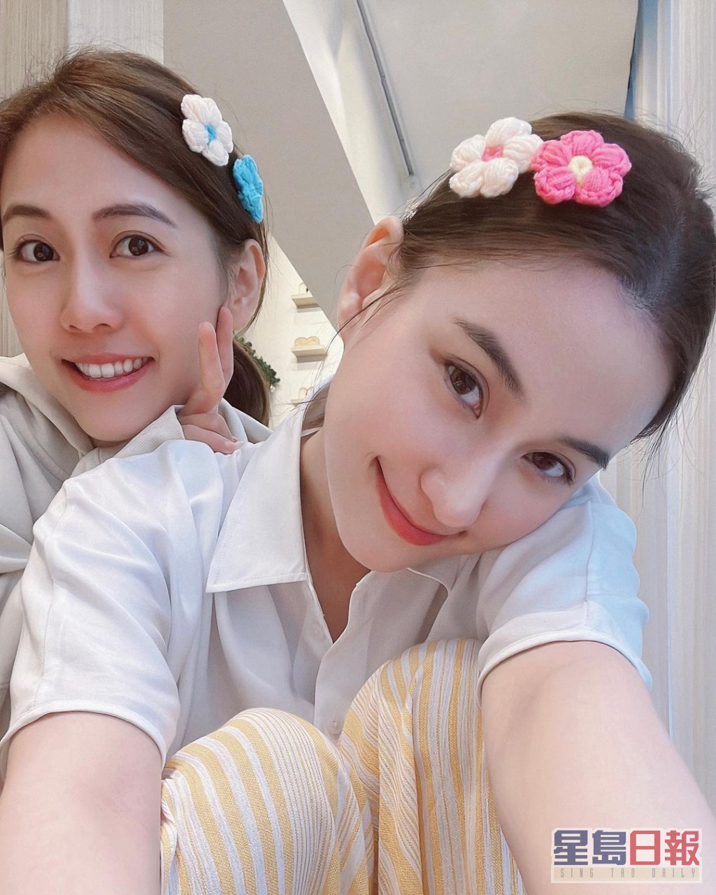 何超蓮（右）上月與閨蜜一起去泰國曼谷旅行。
