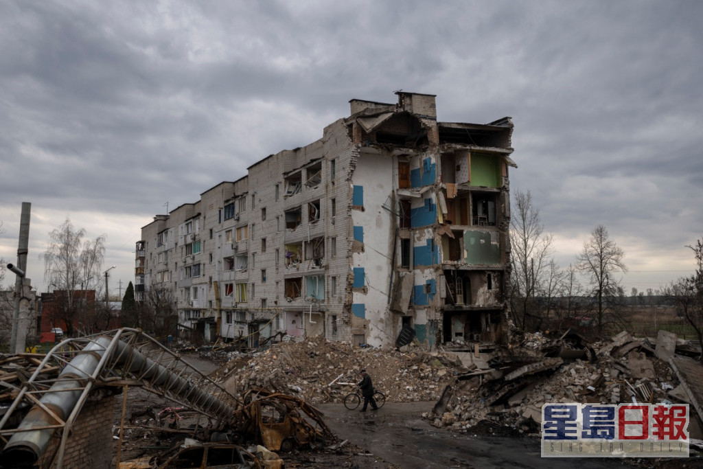 多个城镇被俄军炮轰建筑物被破坏。AP