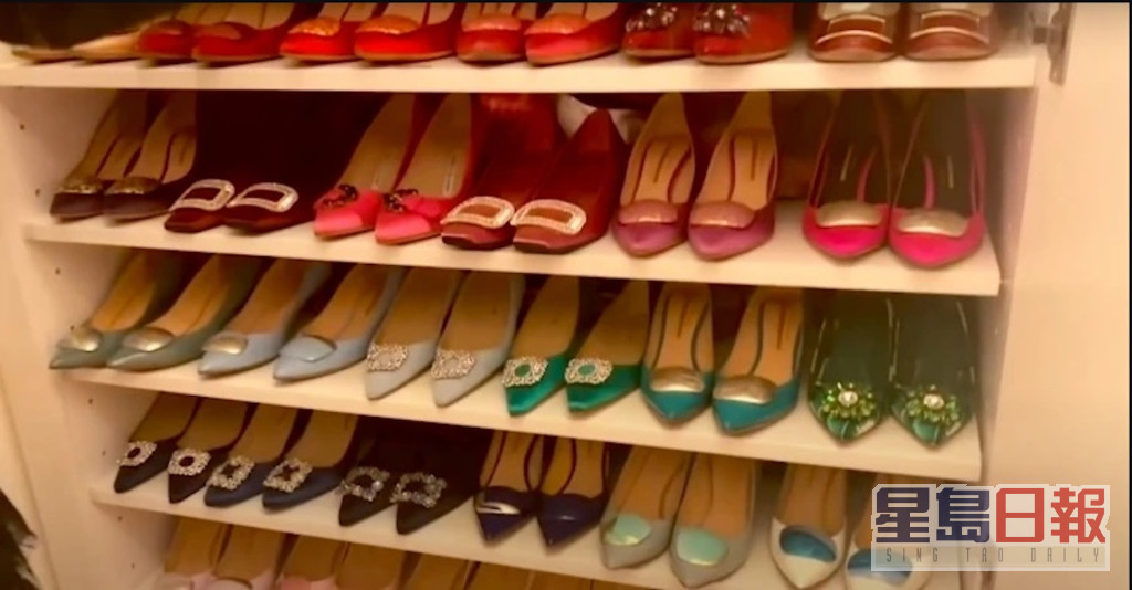 超特大鞋櫃放有過百對 MANOLO BLAHNIK 高踭鞋！