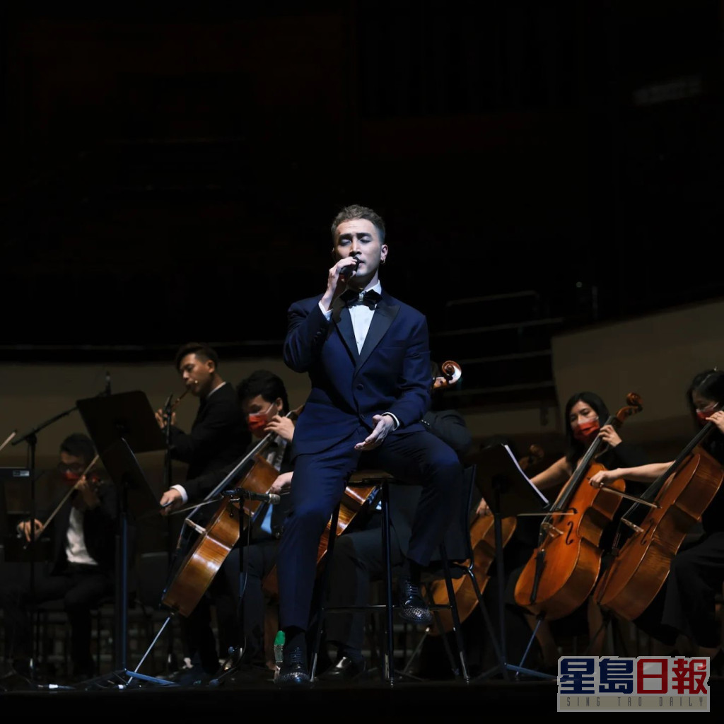 但陳國峰沒有放棄歌手夢，在《仲夏夜之韻》演唱會獻唱。