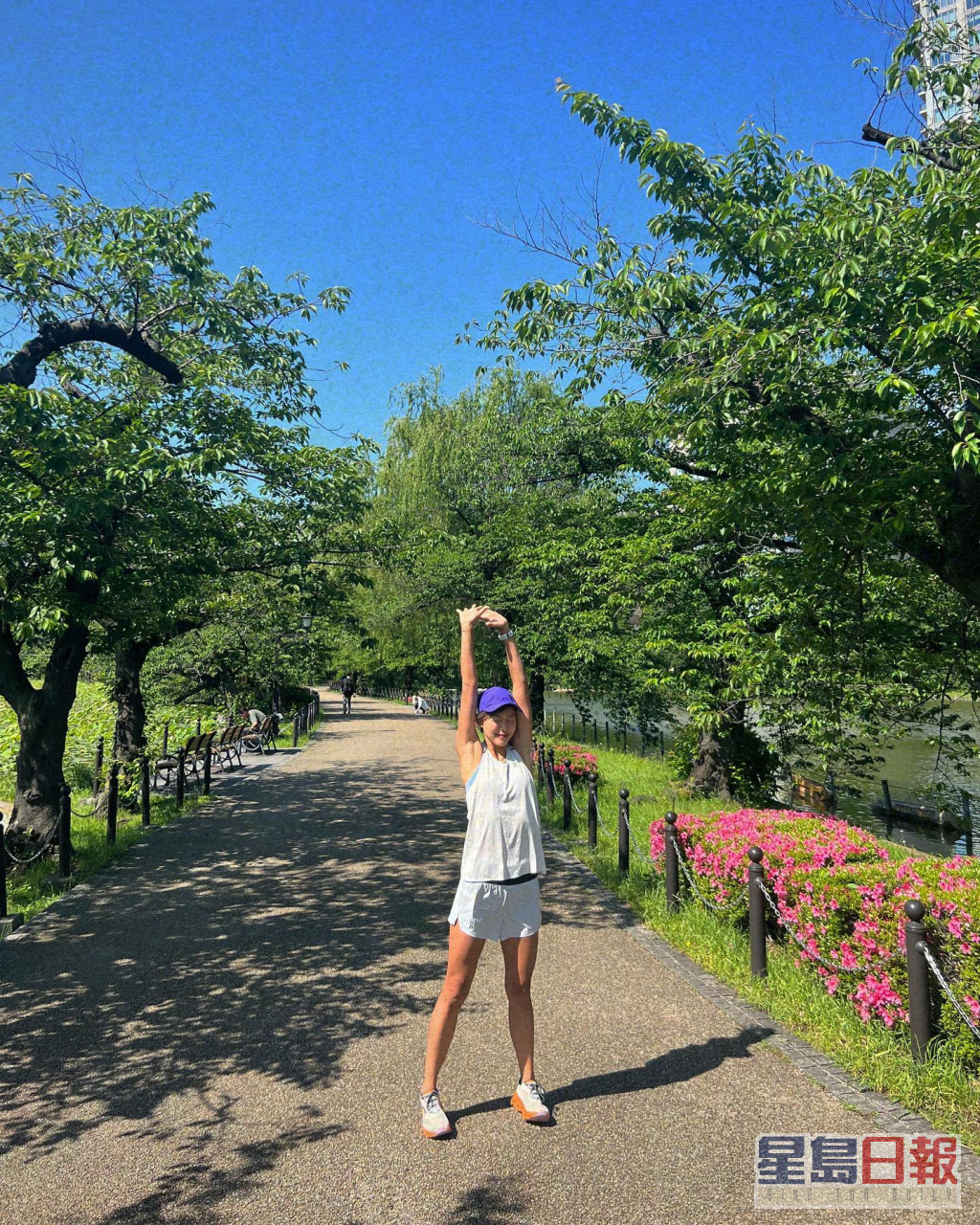 梁诺妍又到公园热身。  ​