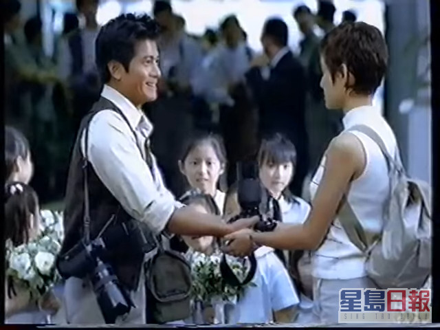 郑雪儿1997年与天王郭富城合拍广告而爆红。