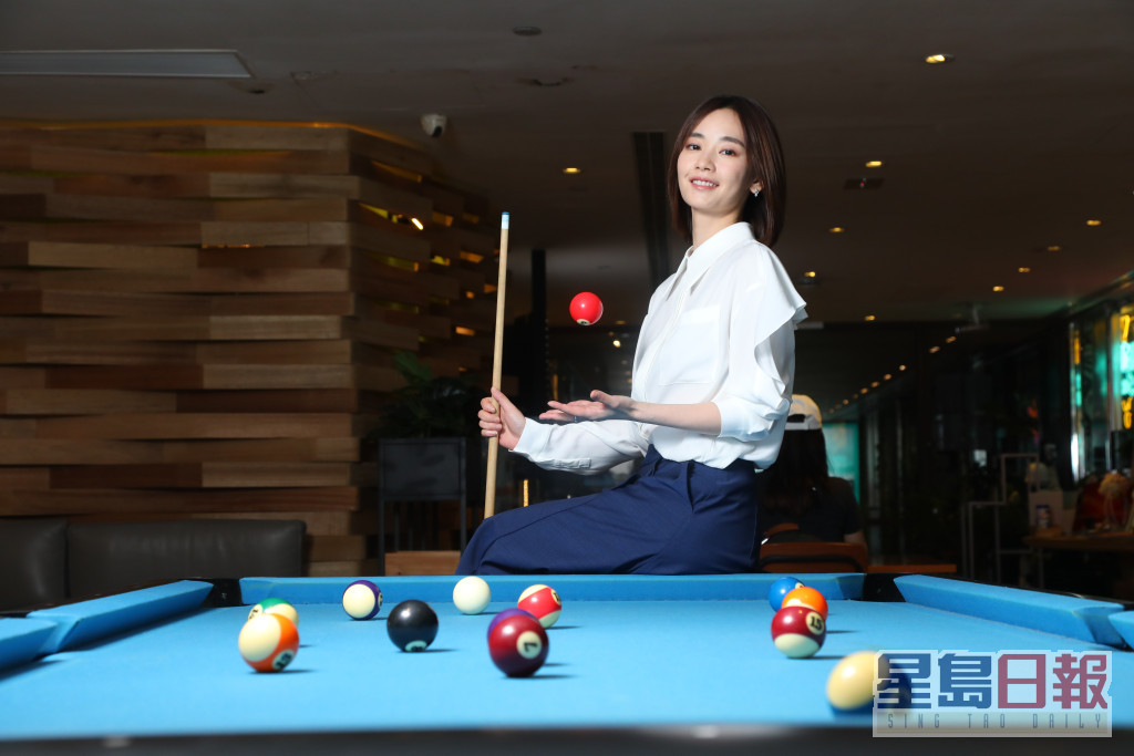 性格直爽的刘雅瑟，玩起桌球来英气十足，运动员角色她也希望挑战。