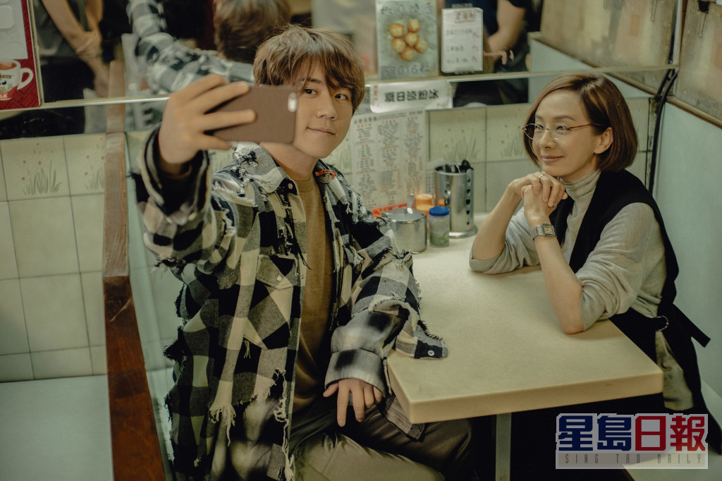 姜涛的处男电影《阿妈有咗第二个》，上映4日已冲破千万票房。