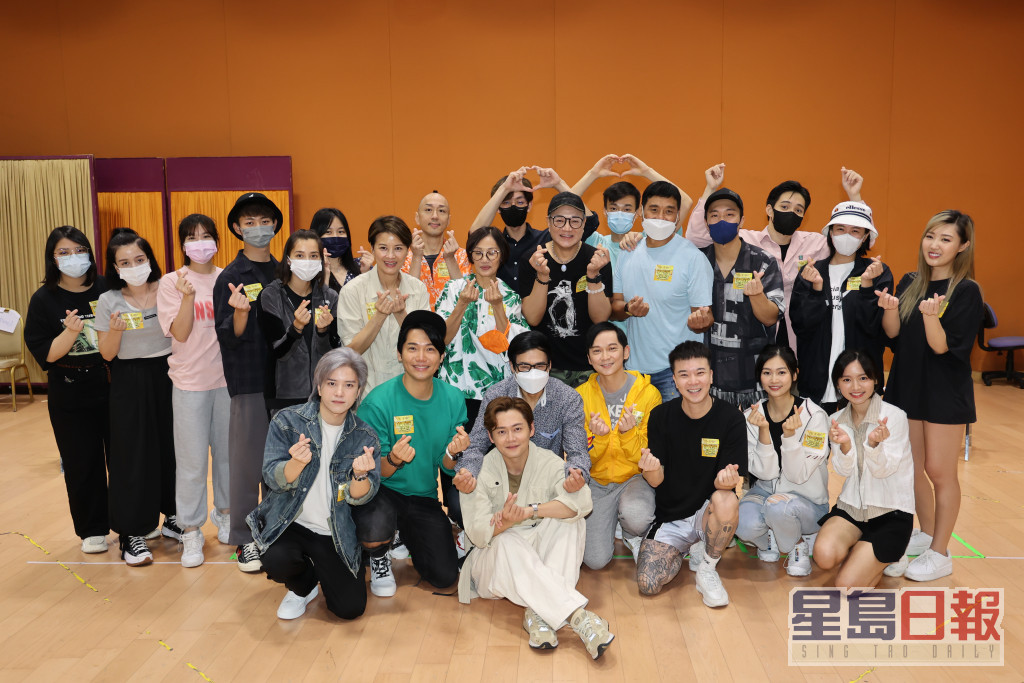 TVB艺员落力为台庆练舞。
