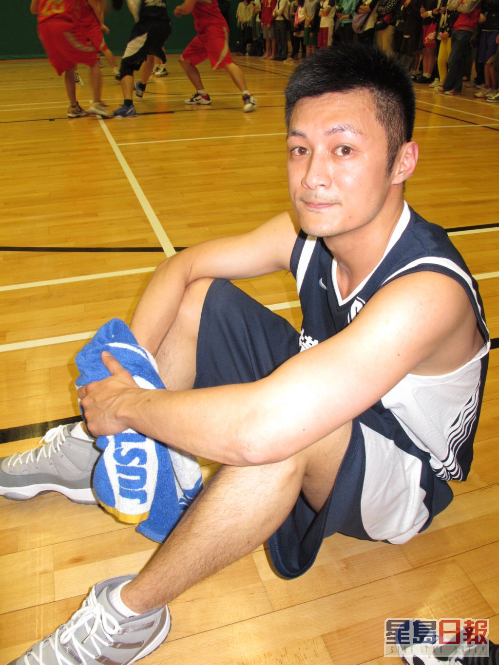 余文乐经常参与篮球比赛。