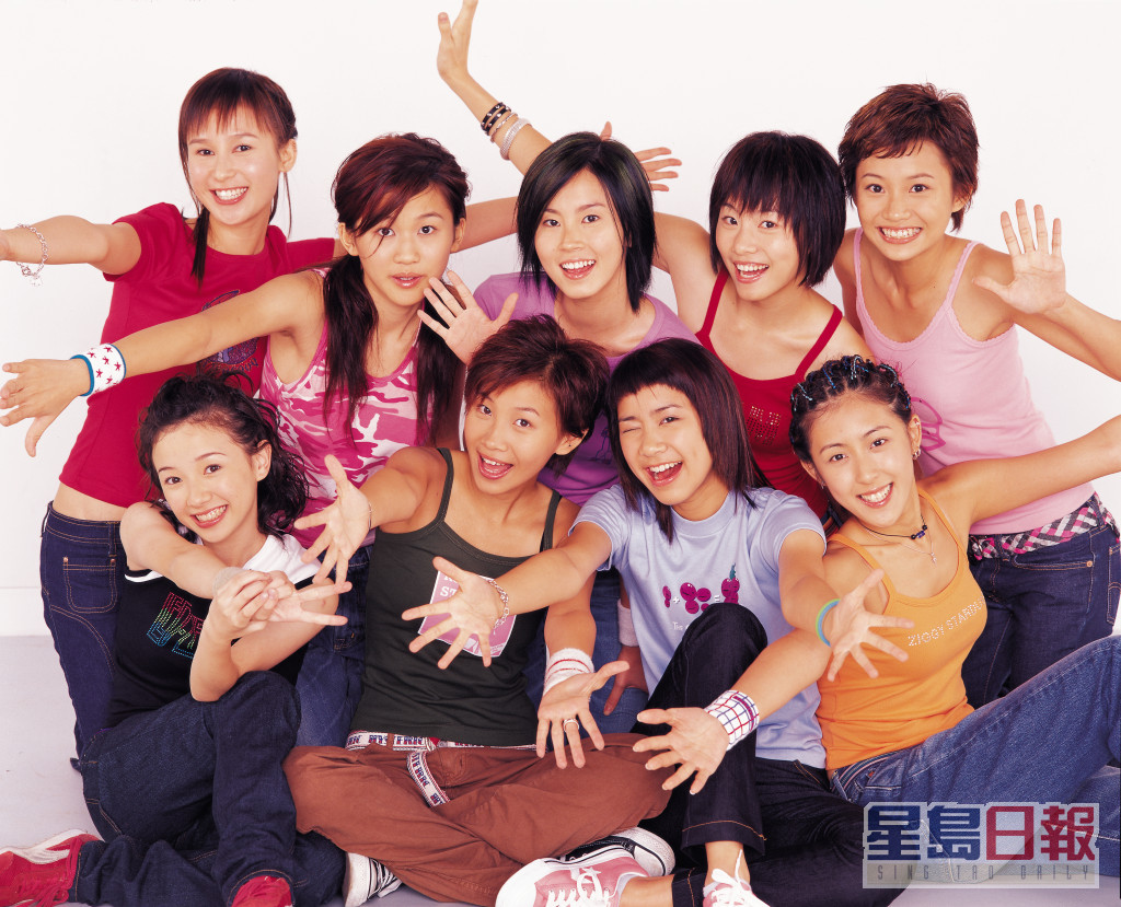 女子組合Cookies於2002年成軍，初出道時有9名成員。