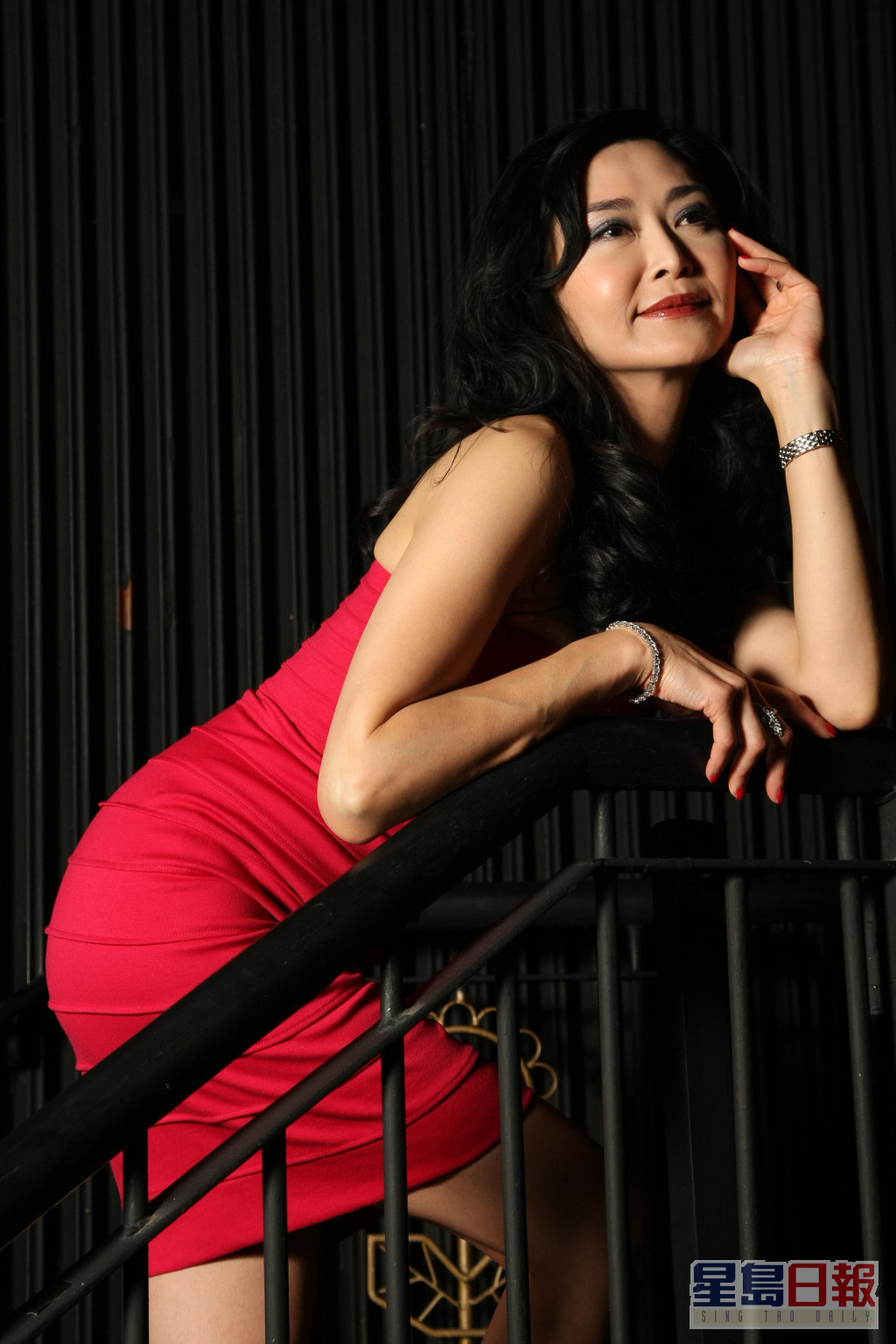 葉玉卿2013年初曾一度回港接拍《2013我愛HK恭囍發財》，當時45歲的她依然風韻猶存。