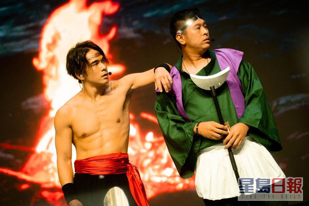 龐景峰（左）曾為七師傅的唱笑會演出。