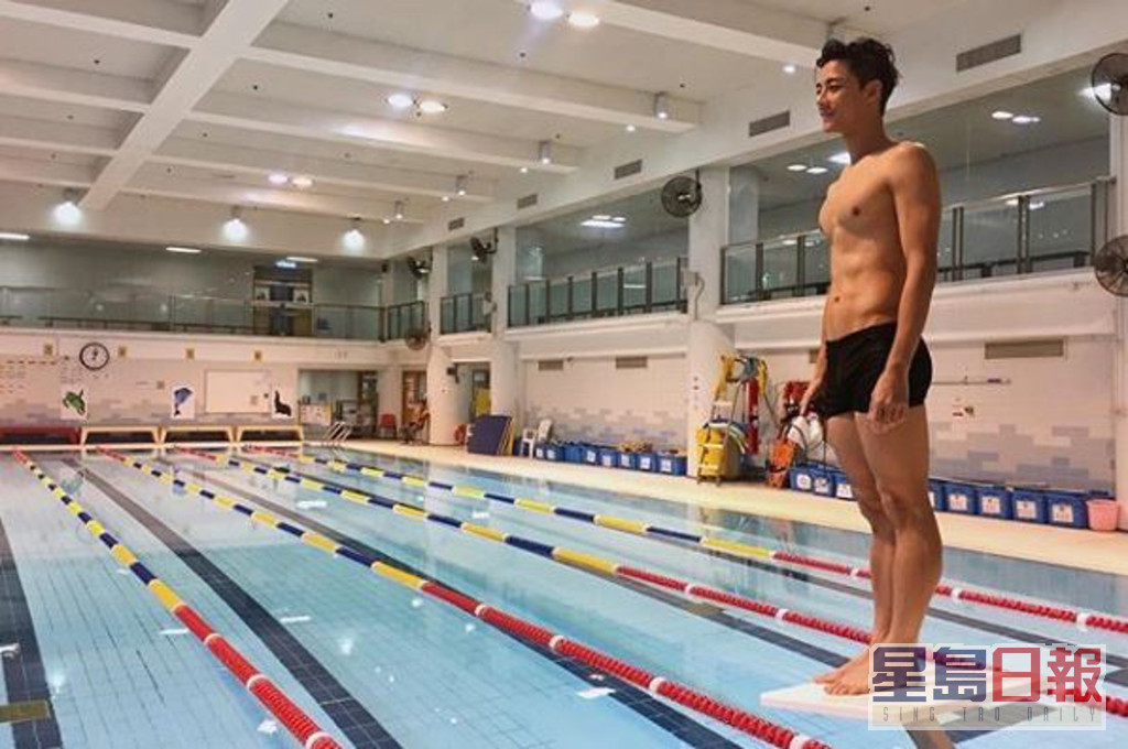 余德丞在中學年代已經是泳隊成員，由代表學校出賽到加入港隊代表香港出賽，可惜一直未能圓夢達到亞運要求出戰亞運。