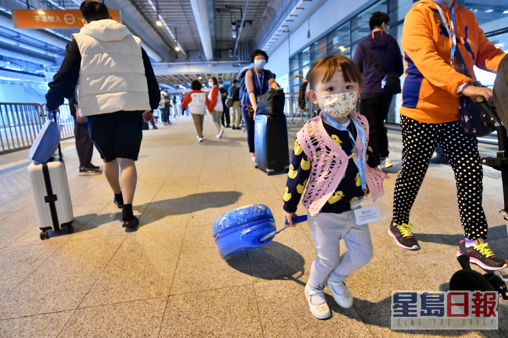 第五波疫情年初爆发时，政府煞停公海游，本港邮轮业迟迟未恢复运作。资料图片