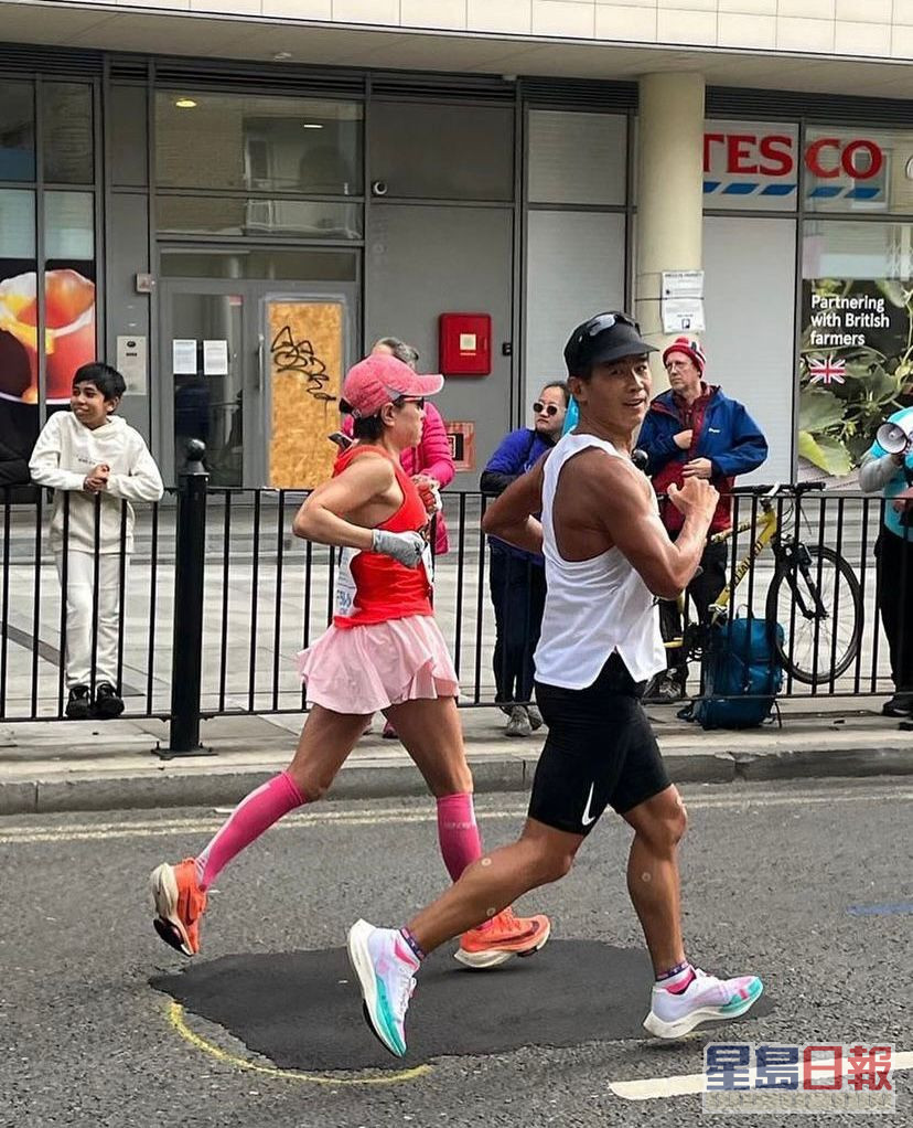 林海峰2018年参加「第四回东京崎玉县国际马拉松」以3小时13分44秒创下全马个人最佳时间，去年10月就以3小时18分08秒完成伦敦马拉松赛事。