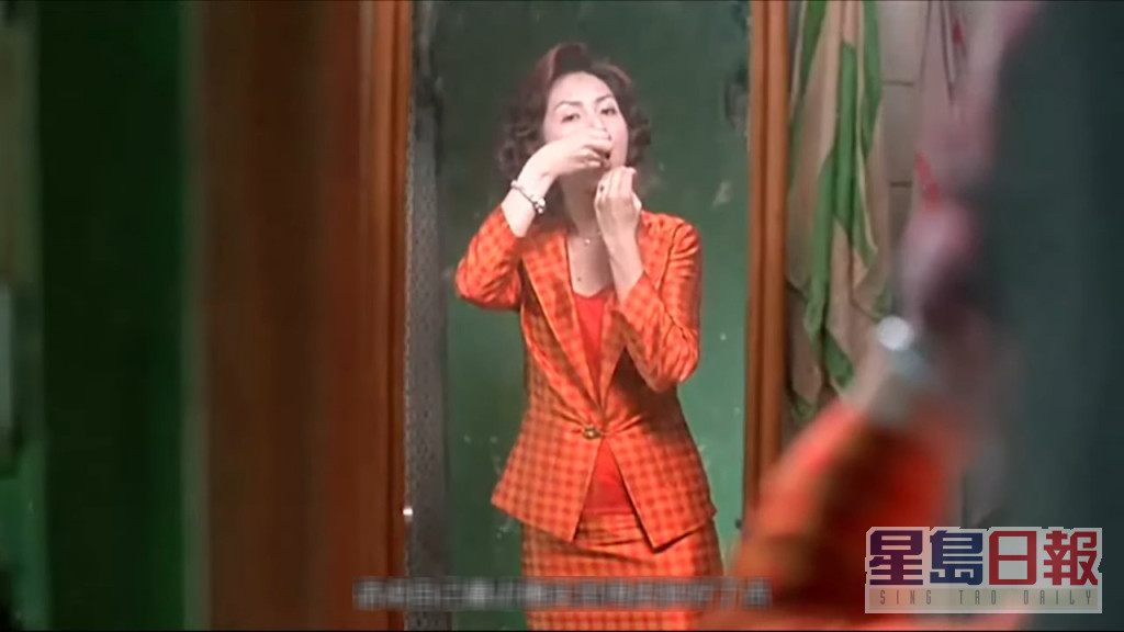 艾菁菁（杨千嬅 饰）最后连自己肚内的胎儿都想拿出来吃。